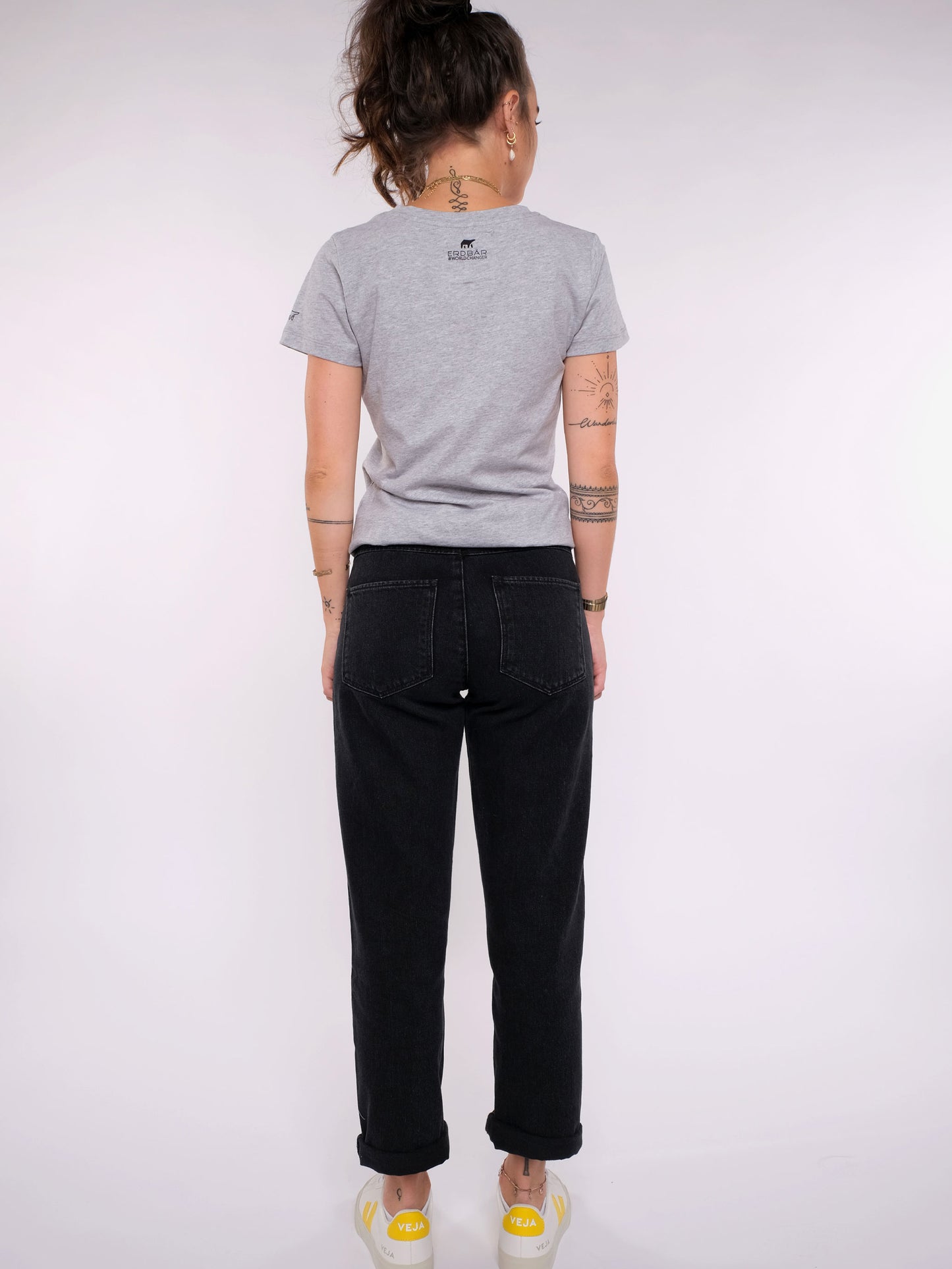 Damen slim-fit T-Shirt 06 MIT DIESEM STYLE UNTERSTÜTZT DU! (grau)