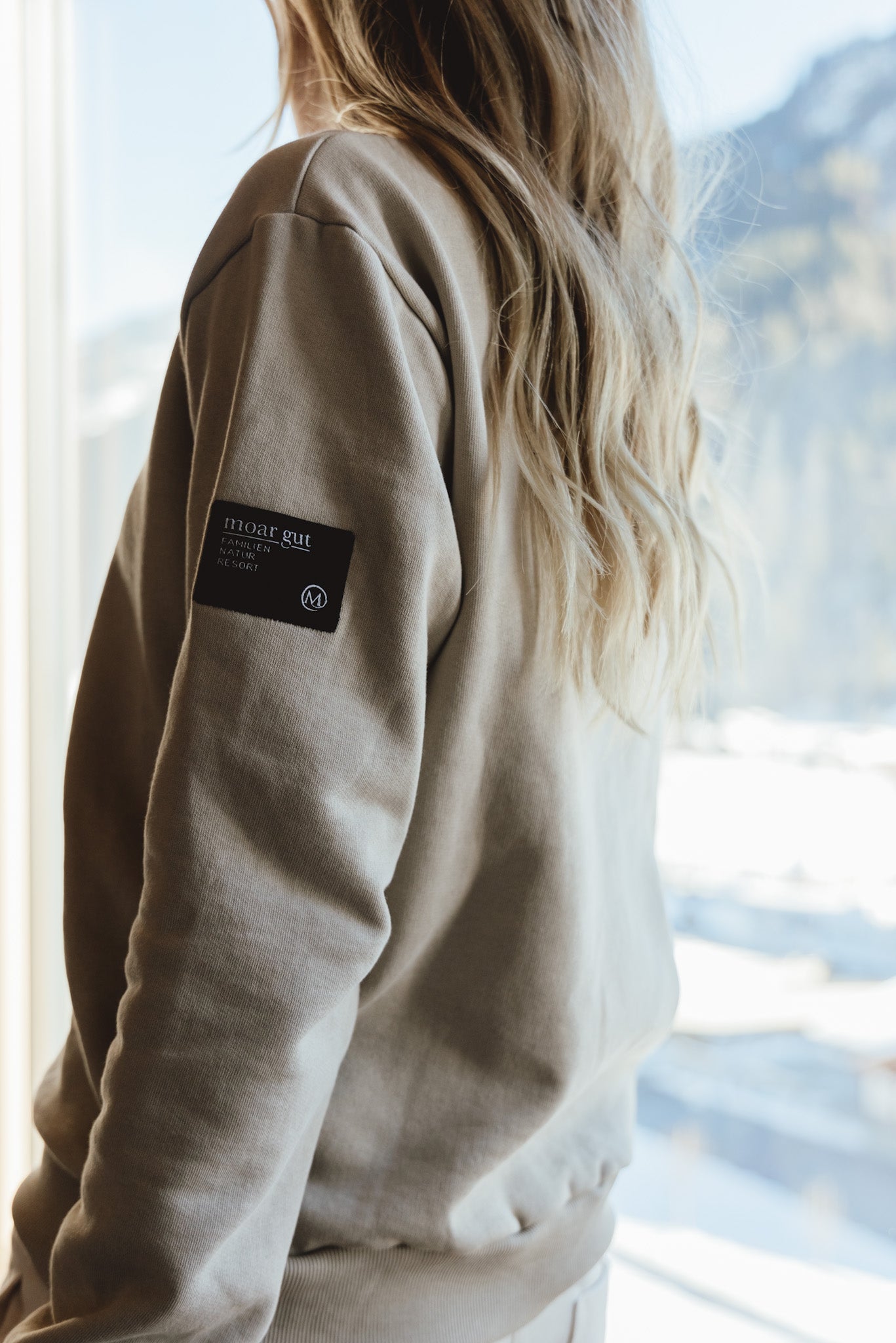 WOMEN SWEATER "SPREAD MOAR AMORE"