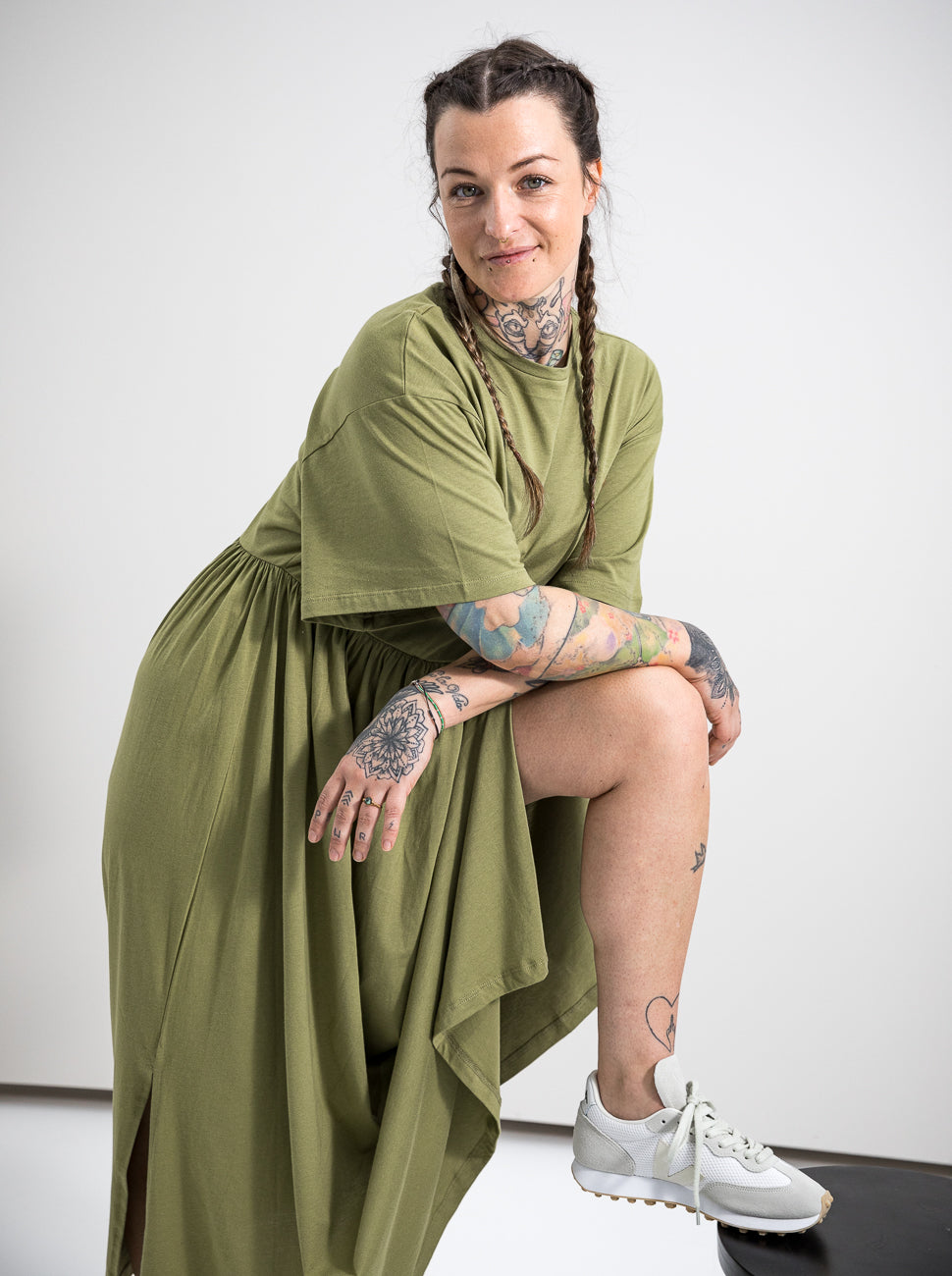 Damen lockeres T-Shirt Kleid (olivgrün)