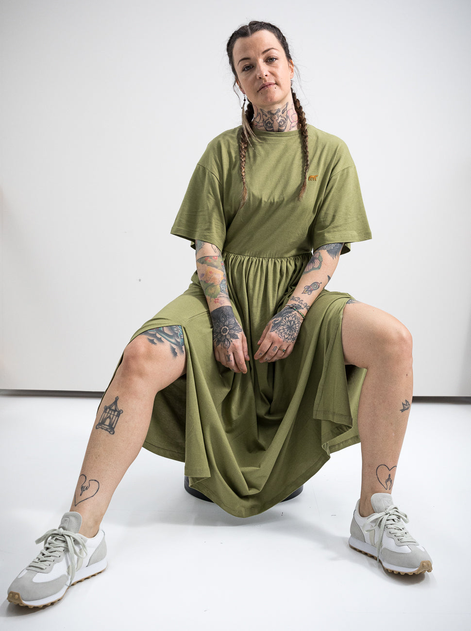 Damen lockeres T-Shirt Kleid (olivgrün)
