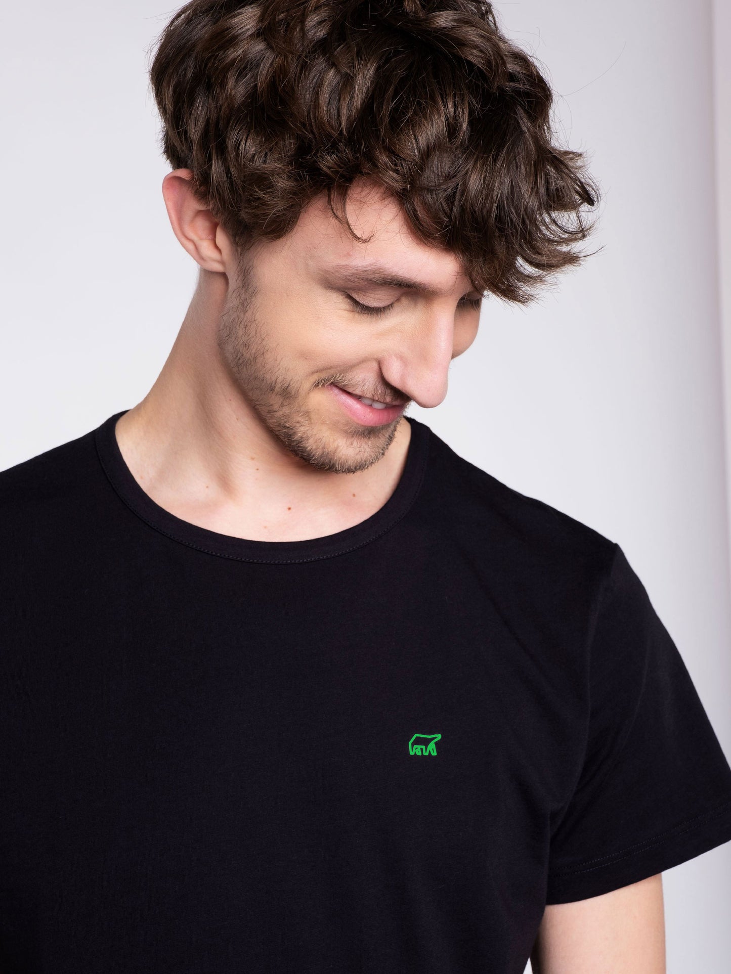 Herren T-Shirt grün LOGOBÄR (schwarz)