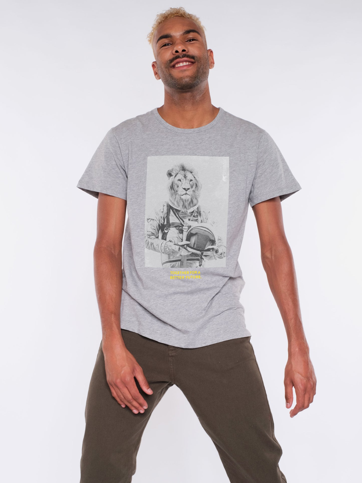 Herren T-Shirt 10 MIT DIESEM STYLE UNTERSTÜTZT DU! (grau)