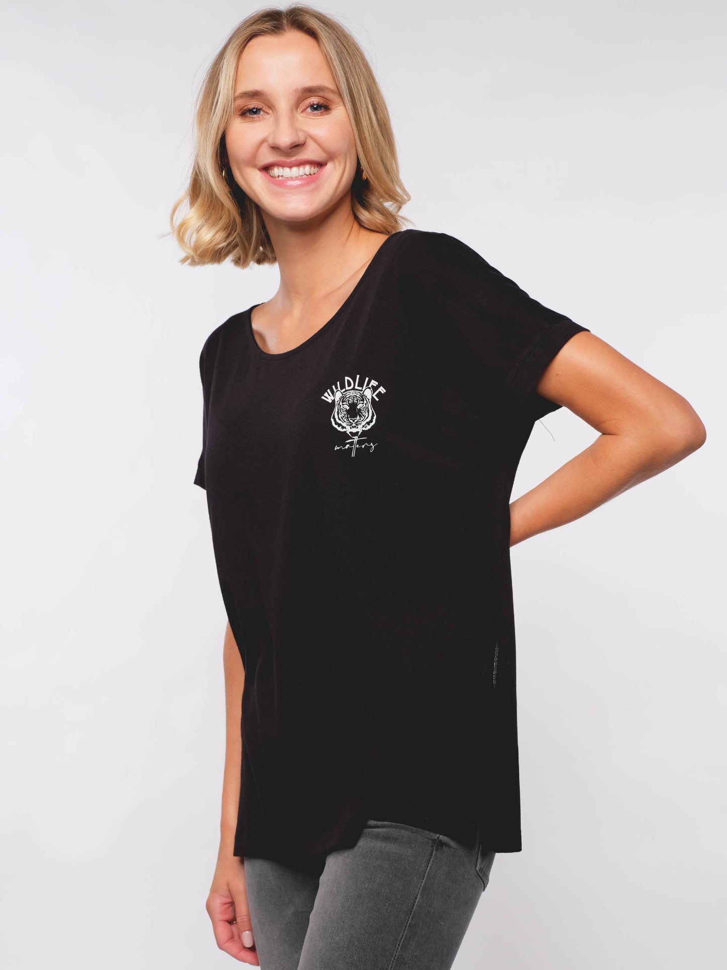 Damen T-Shirt WILDLEBEN ZÄHLT (schwarz)