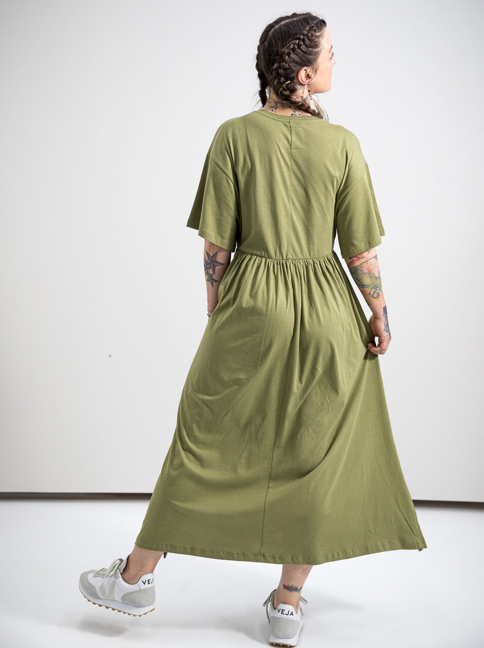 Damen lockeres T-Shirt Kleid (olivgrün)