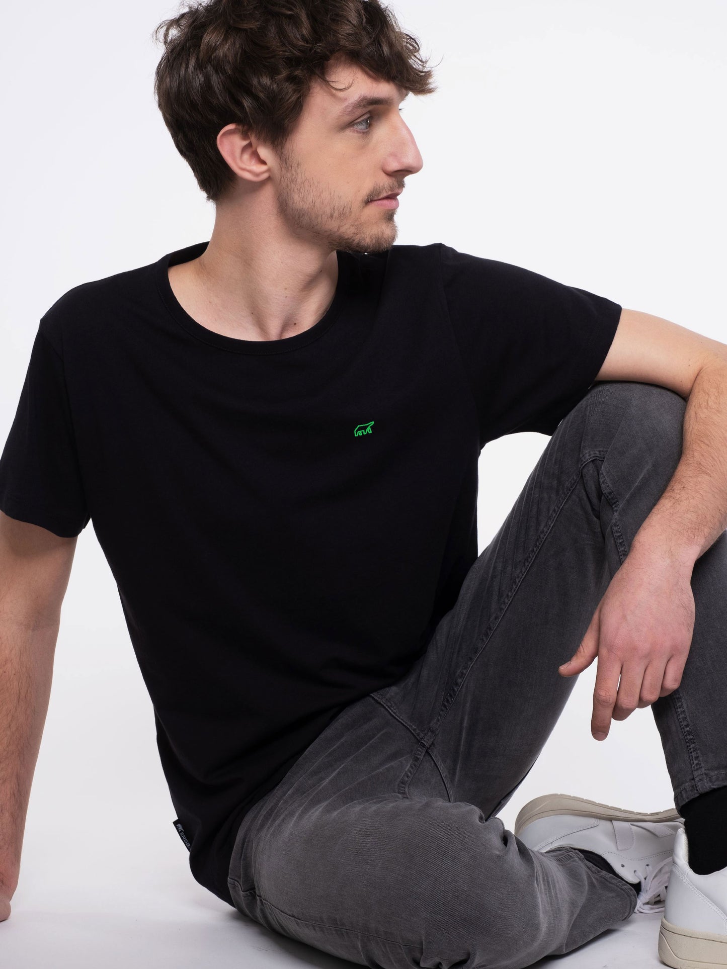 Herren T-Shirt grün LOGOBÄR (schwarz)
